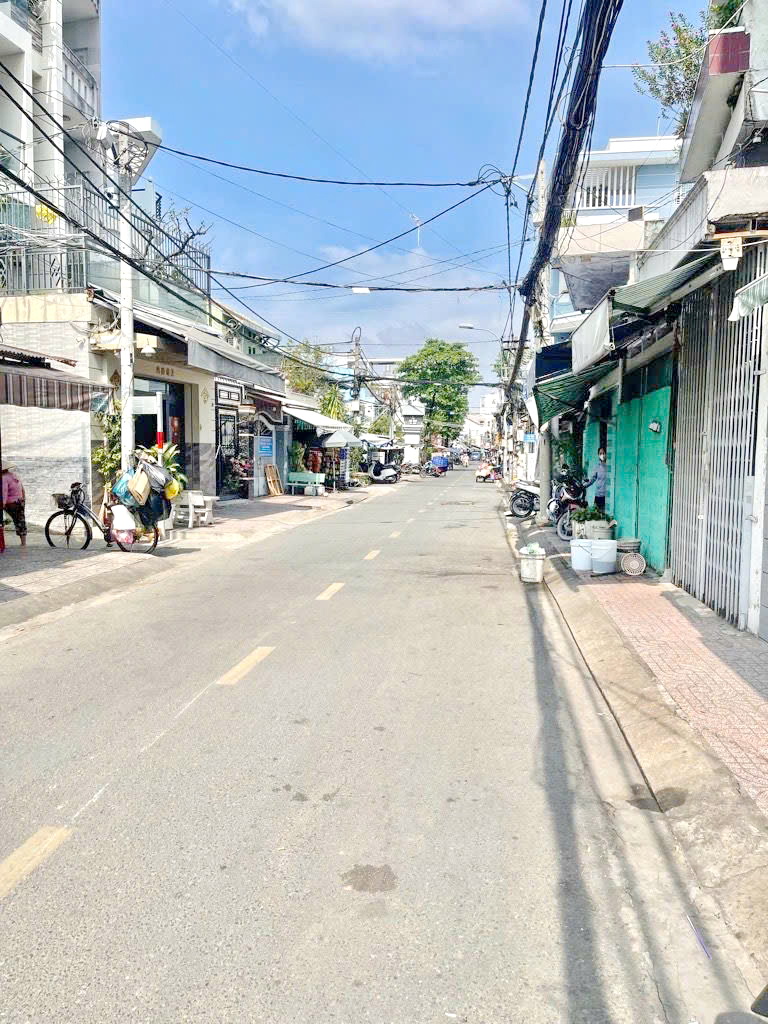 Bán nhà 1 lầu 44m2 mặt tiền đường Phong Phú P.12 Quận 8